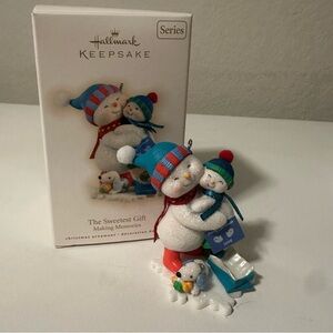 Hallmark Keepsake THE SWEETEST GIFT Ornament 2009 Making Memories #2 Snowmen